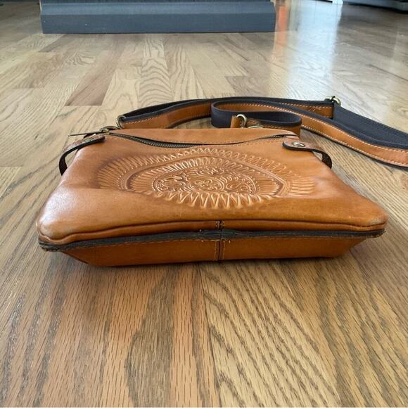 Patricia Nash Prizzi Tooled Brown Leather Crossbody Bag EUC! - Picture 7 of 13